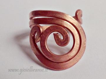 Anello artigianale in rame Vortici d'aria