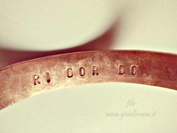 Bracciale artigianale in rame personalizzato, incisione interna