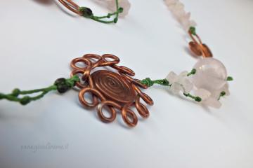 Collana "Primavera d'amore", particolare fiore