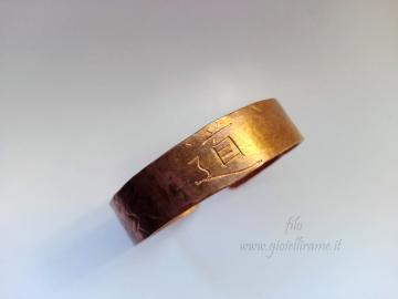 Bracciale in rame artigianale personalizzato con incisione TAO