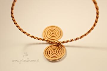 Bracciale con spirali intrecciate