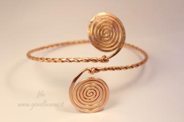 Bracciale con spirali aperte