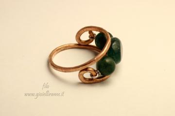 Anello artigianale in rame e pietre di avventurina