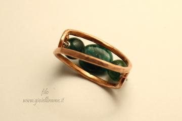 Anello in rame e pietre di avventurina