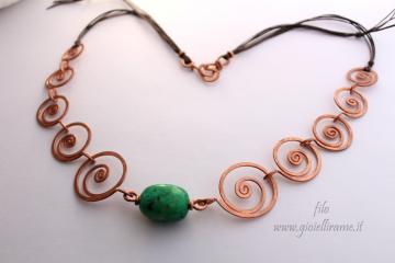 Collana artigianale in rame e pietra di crisoprasio