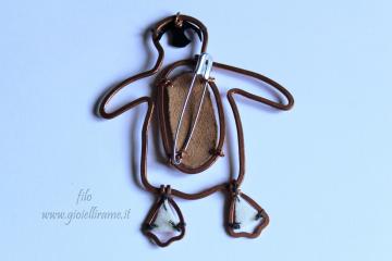 Spilla artigianale in rame il pinguino