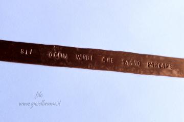 Incisione su commissione realizzata all'interno del bracciale artigianale in rame Mimante