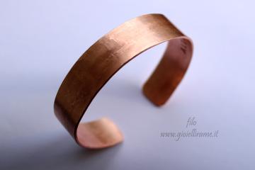 Bracciale in rame realizzato su misura e con dedica su commissione